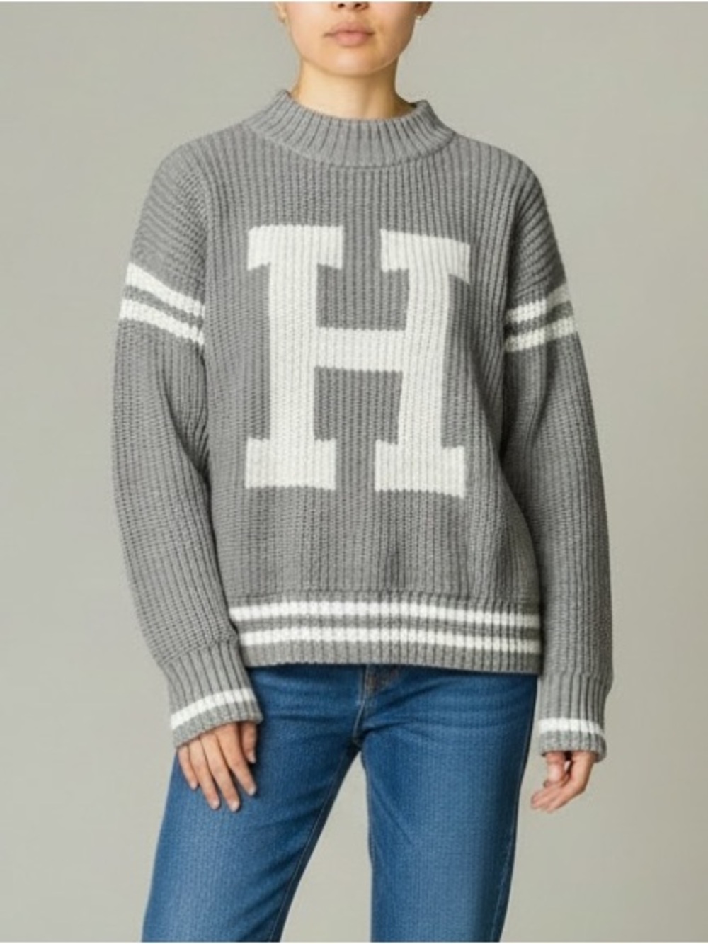 Hollister Varsity Style Grey Cable Knit Sweater sz M